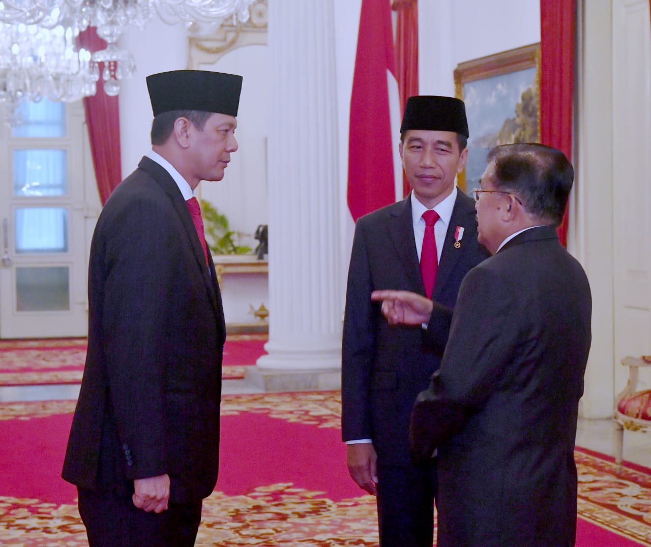 Presiden Joko Widodo Lantik Doni Monardo Jadi Kepala BNPB 